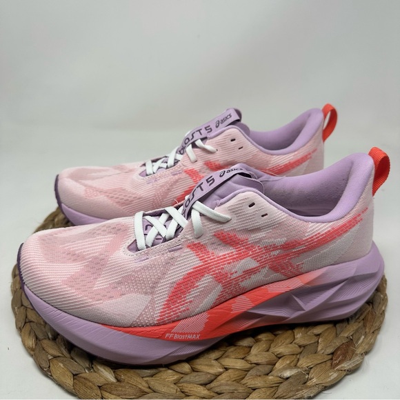 ASICS Novablast 5 Running Shoes White Coral Reef Size 10 Women's - Picture 4 of 9